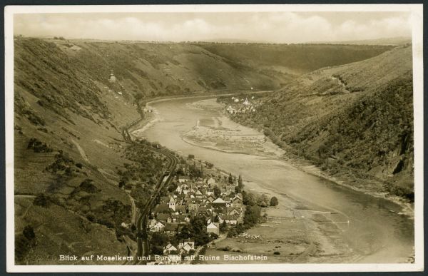 Moselkern , Blick auf mit Burgen mit Ruine Bischofstein